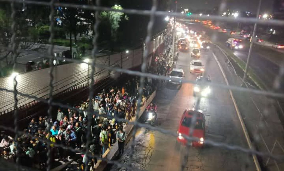 Desalojan a estudiantes del CECyT 3 por presunta fuga de gas