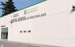 Descubren feto en bote de basura de hospital Nicolás San Juan de Toluca
