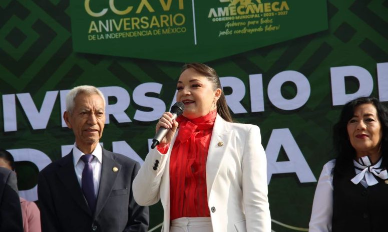 Encabeza Ivette Topete acto cívico por Independencia en Amecameca