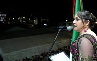 Encabeza Ivette Topete el Grito de Independencia en Amecameca
