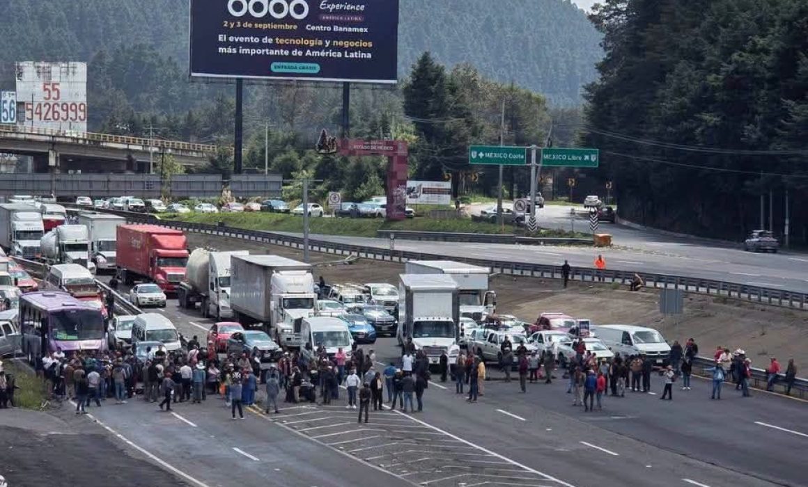 Entran en pleito por tierras y cierran la Méx-Toluca en La Marquesa
