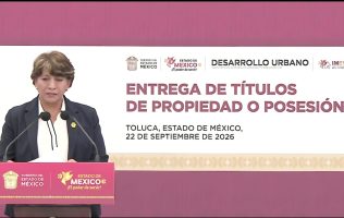 Entrega Delfina Gómez 5 mil 691 títulos de propiedad a mexiquenses