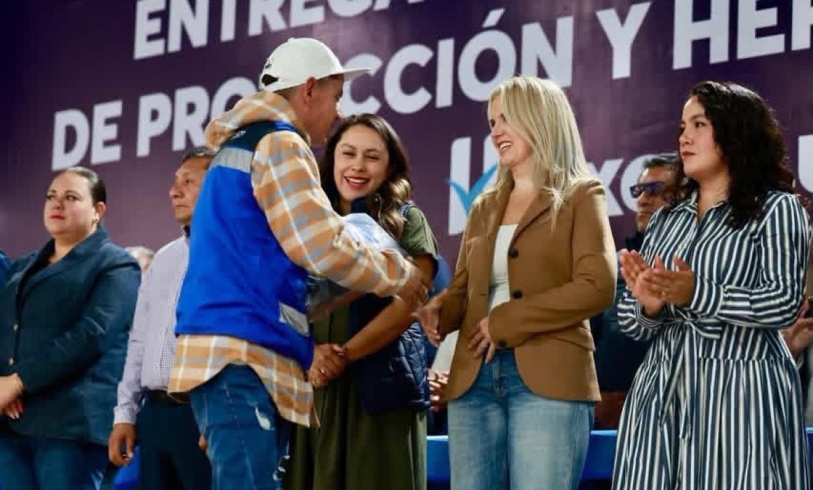 Entrega Huixquilucan más de 5 mil uniformes y equipo a trabajadores