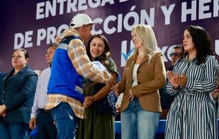 Entrega Huixquilucan más de 5 mil uniformes y equipo a trabajadores