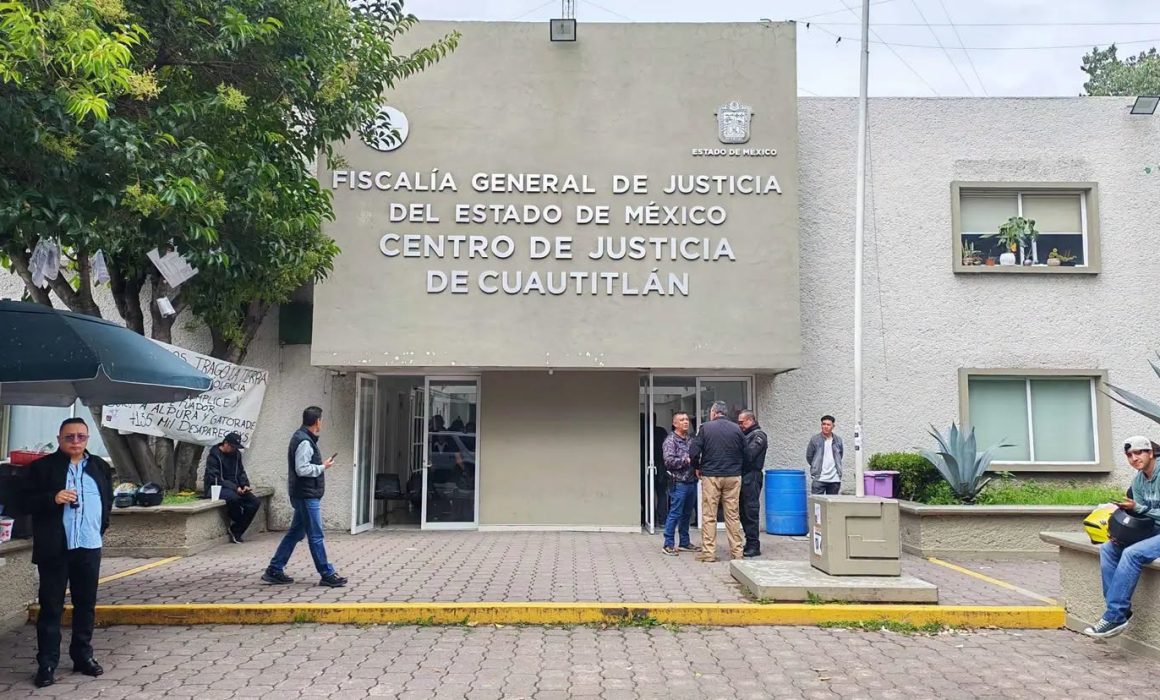 Entregan cuerpos de familia que murió en una combi de Tultitlán