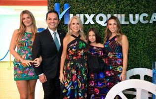 Hace vibrar Romina Contreras a Huixquilucan con tradicional Grito patrio