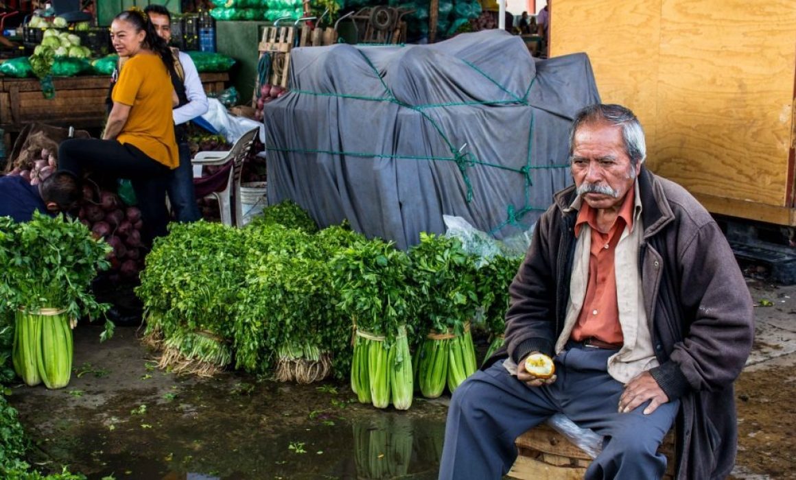 Impacta crisis a comerciantes previo a la noche mexicana en Huehuetoca
