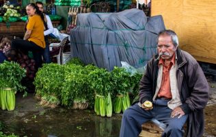 Impacta crisis a comerciantes previo a la noche mexicana en Huehuetoca
