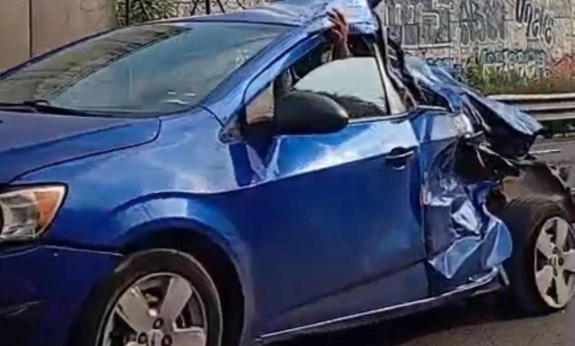 Liberan la Méx-Toluca y minutos después un camión aplasta auto