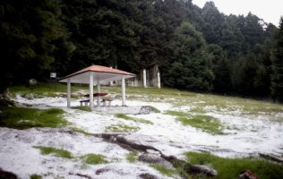 Llega la Navidad a la Méx-Toluca; La Marquesa se cubre de nieve