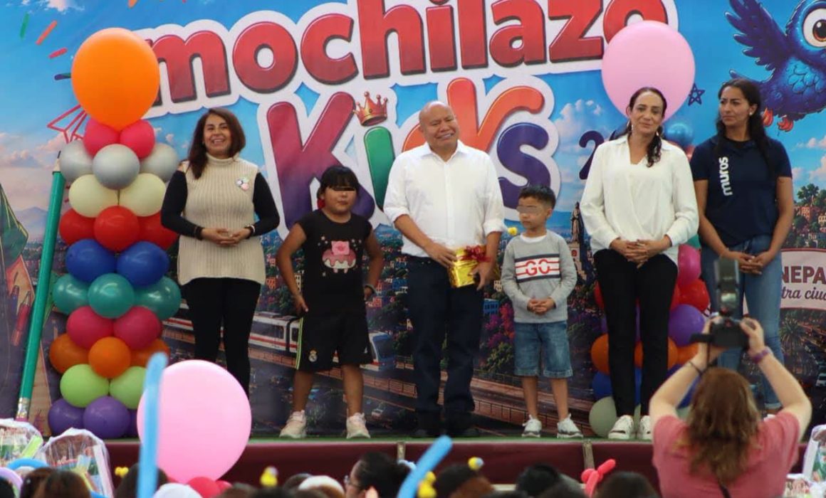 Lleva Mochilazo Kids 2026 apoyo escolar a familias de Tlalnepantla