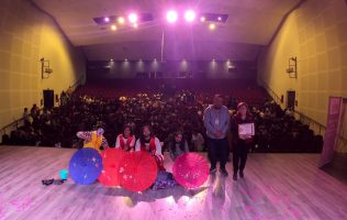 Lleva gobierno Edomex y Naucalpan alegría a niños y adultos con teatro