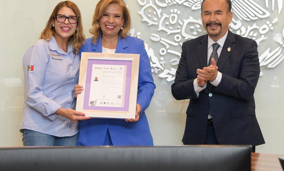 Logra Paty Arévalo histórica certificación anticorrupción en Atizapán