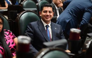 Mantiene Carlos Zurita ventaja en la carrera por Ixtapaluca