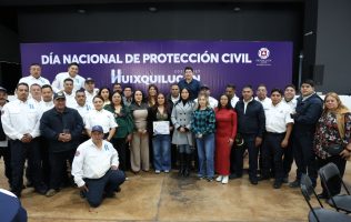 Premia Huixquilucan a brigadistas de Protección Civil por labor heroica