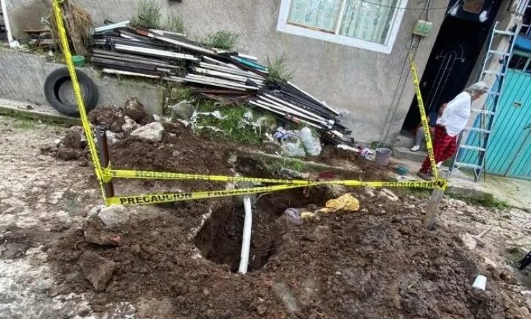 Se abre socavón en Naucalpan y afecta varias casas