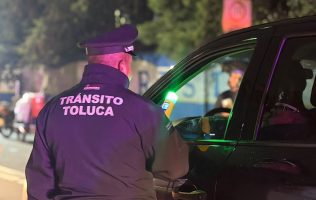 Sorprenden a 81 conductores ebrios antes del Grito en Toluca