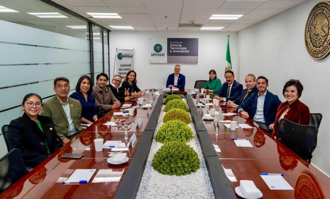 Sostiene Pepe Couttolenc reunión con diputados federales del Verde