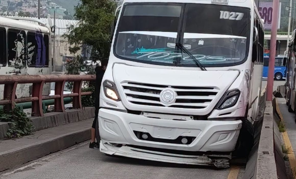 Suspenden servicio en la Línea 4 del Mexibús tras aparatoso choque