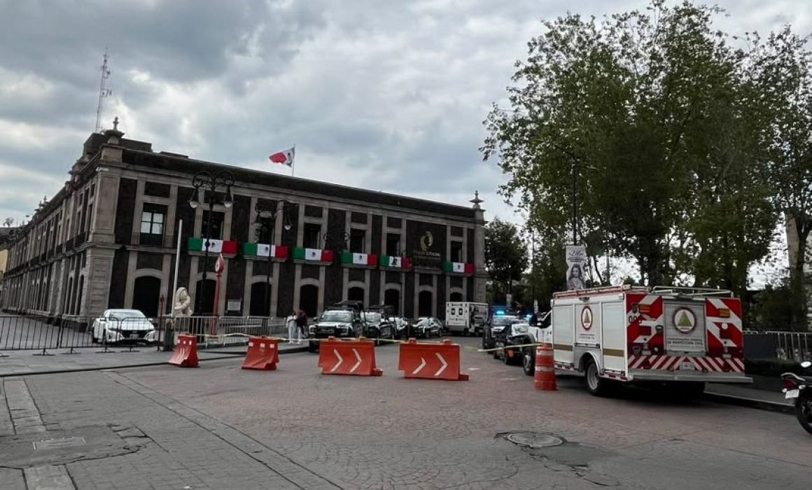 Transforman centro de Toluca previo al grito y desfile de Independencia