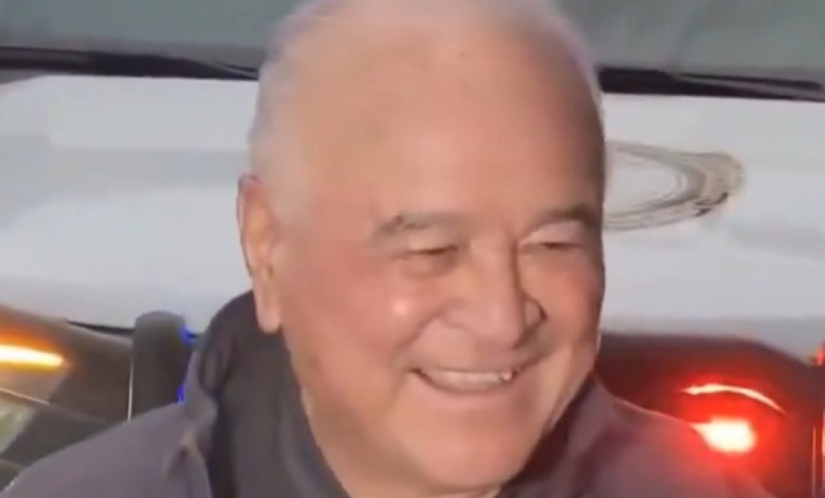 Tras 40 horas de traslado, Ernesto Ruffo llega a su casa en Ensenada