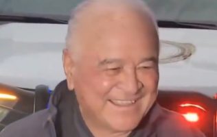 Tras 40 horas de traslado, Ernesto Ruffo llega a su casa en Ensenada