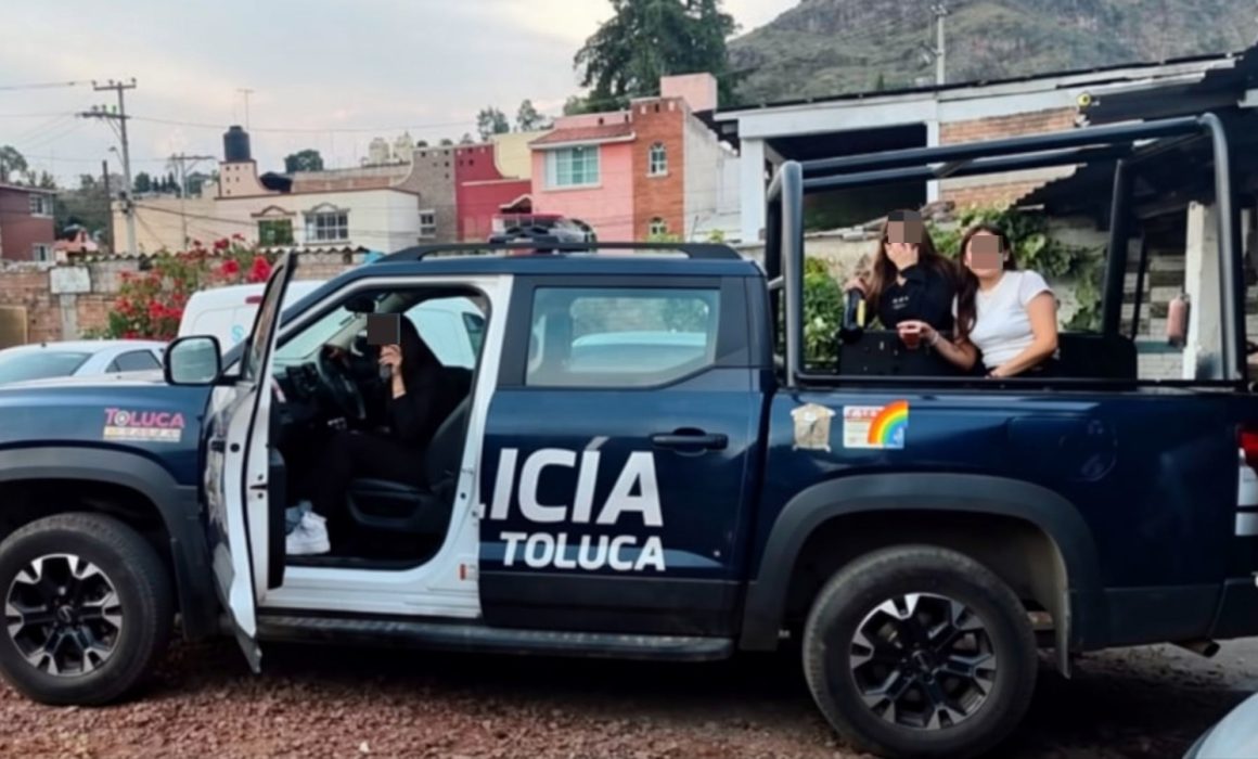 Usan patrulla de Toluca para tomar caguamas