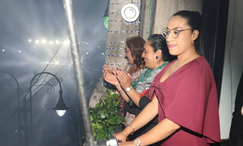 Llueven abucheos a Nancy Nápoles durante el Grito en Tenancingo