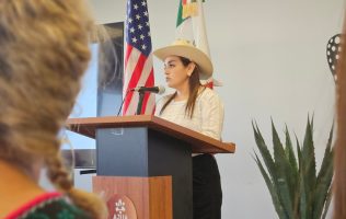 defiende Grecia Quiroz a los migrantes
