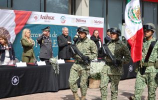 Abre Huixquilucan exposición militar con vehículos y binomios caninos
