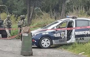 Acribillan patrulla en la México-Cuautla; hay 1 policía muerto y 1 herido