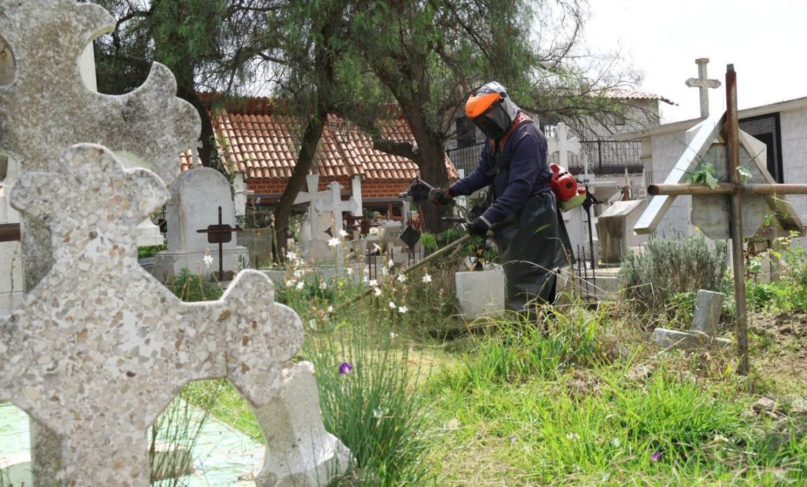 Alistan 19 panteones de Tecámac para celebración del Día de Muertos