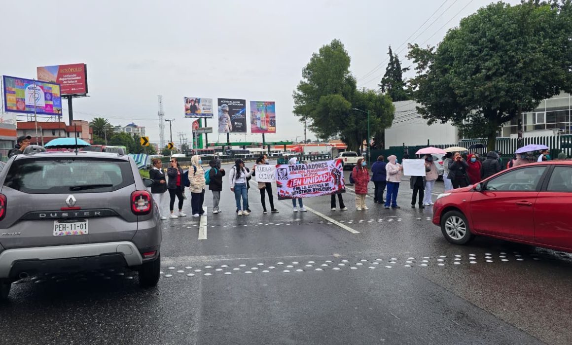 Amanece Edomex con protestas del sector salud; bloquean vialidades