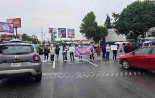 Amanece Edomex con protestas del sector salud; bloquean vialidades