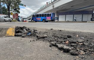 Arman conteo de baches en Toluca y exigen atención de Ricardo Moreno