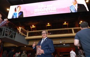 Asiste Higinio Martínez a los 15 años de Morena