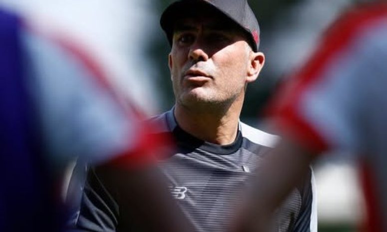 Asume Edgar Dueñas el reto de dirigir a las ‘Diablácticas’