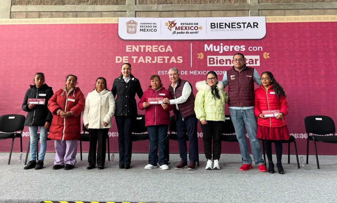 Benefician economía de mujeres de Amecameca con entrega de tarjetas