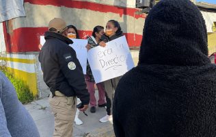 Bloquean padres de familia el Circuito Exterior Metropolitano en Metepec 1
