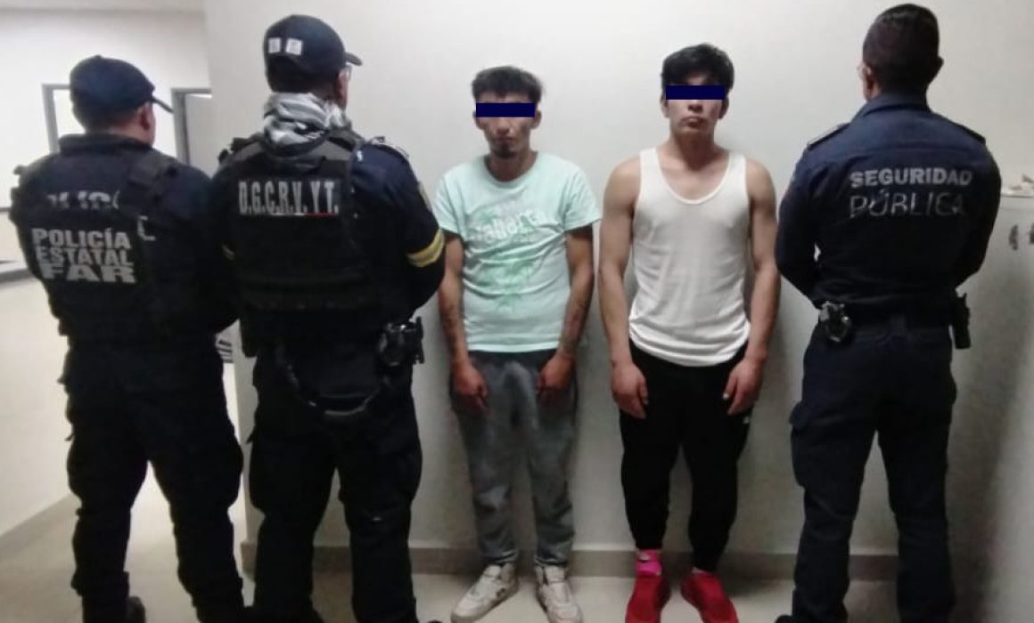 Capturan a dos sujetos por narcomenudeo y robo de motos en Huixquilucan