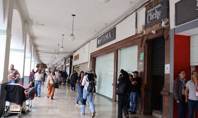 Cierran comercios de Toluca por marcha del 2 de octubre