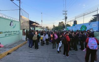 Cierran padres secundaria en Tezoyuca por falta de maestros