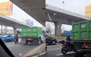 Circula camión en reversa en Naucalpan y policías hacen caso omiso