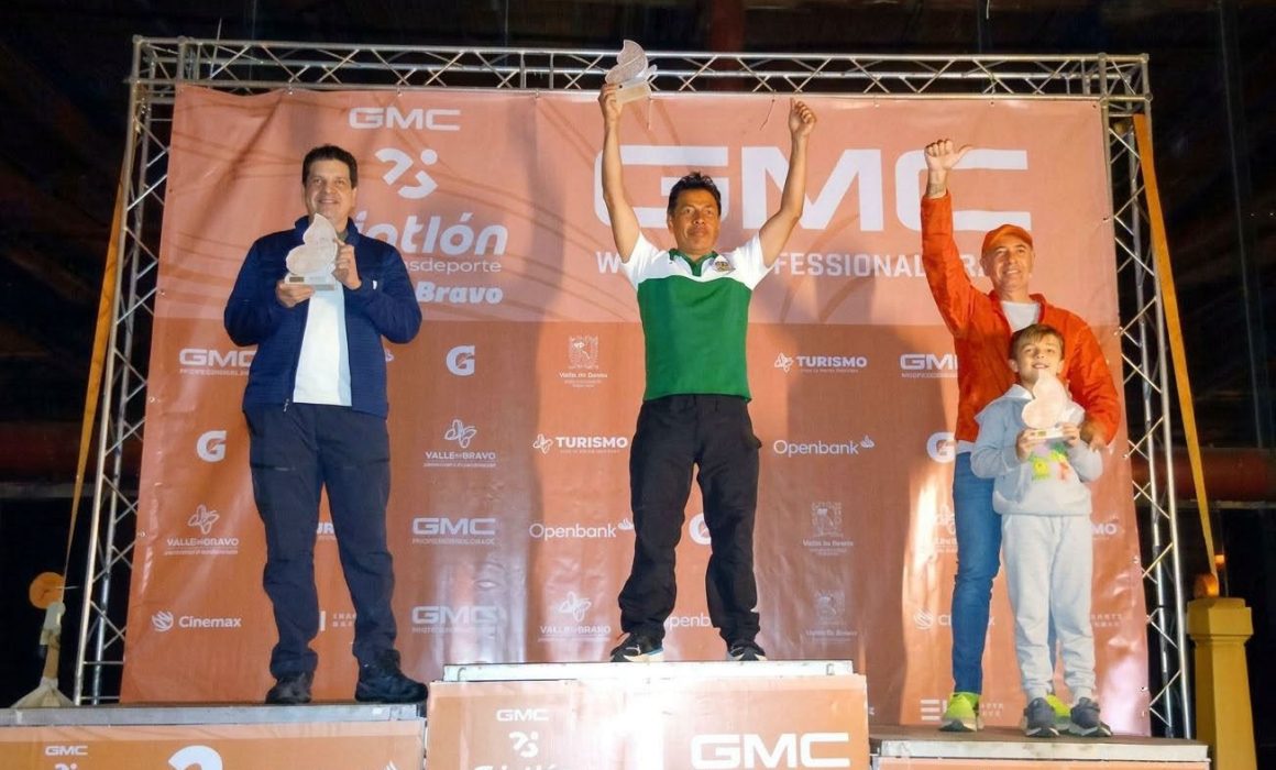 Clasifica entrenador de la UAEMéx, a su tercer Mundial de Triatlón