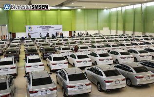 Consiente SMSEM a profesores del Edomex con autos nuevos.