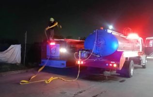 Controlan bomberos incendio junto a gasera en Cuautitlán Izcalli
