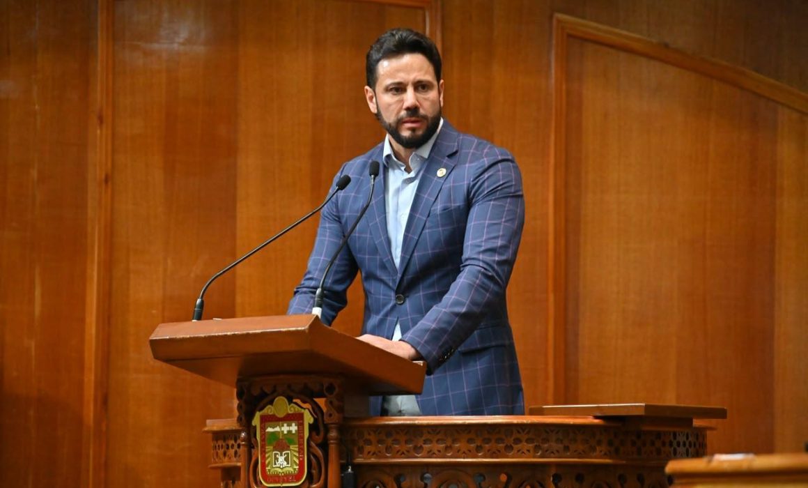Cuestiona Anuar Azar resultados de gobierno en salud y seguridad