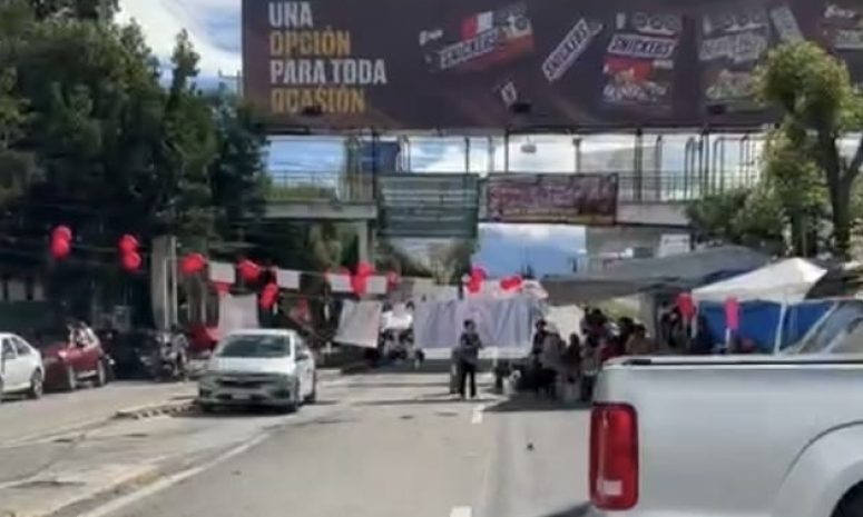 Cumplen trabajadores del IMSS cuarto día de bloqueo en Tollocan