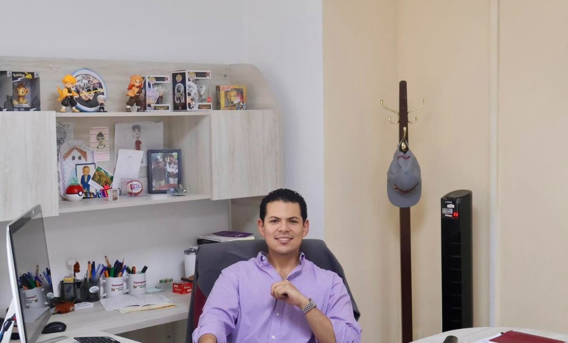 Deja Paco Mercado el Ayuntamiento y busca encabezar el Distrito 19