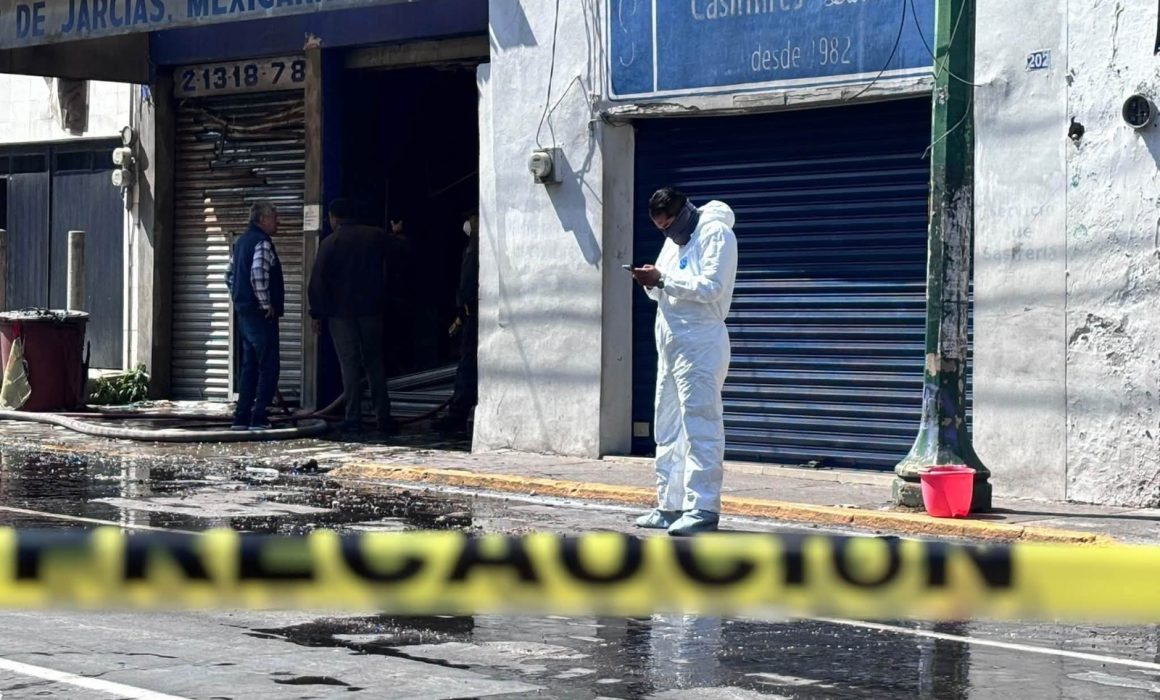 Deja incendio en jarciería de Toluca pérdidas y moviliza a la sociedad
